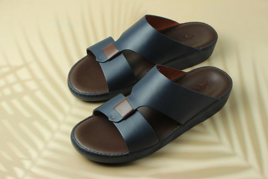 Genuine leather sandals suitable for everyday wear.