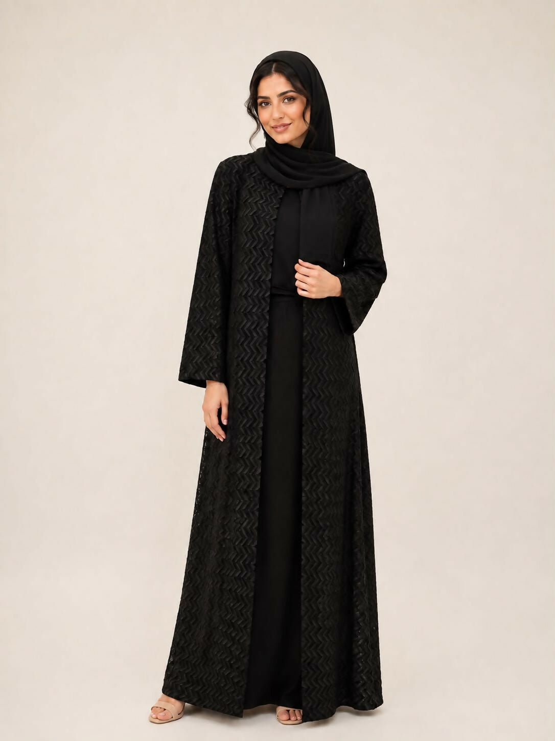 Abaya with textured lines