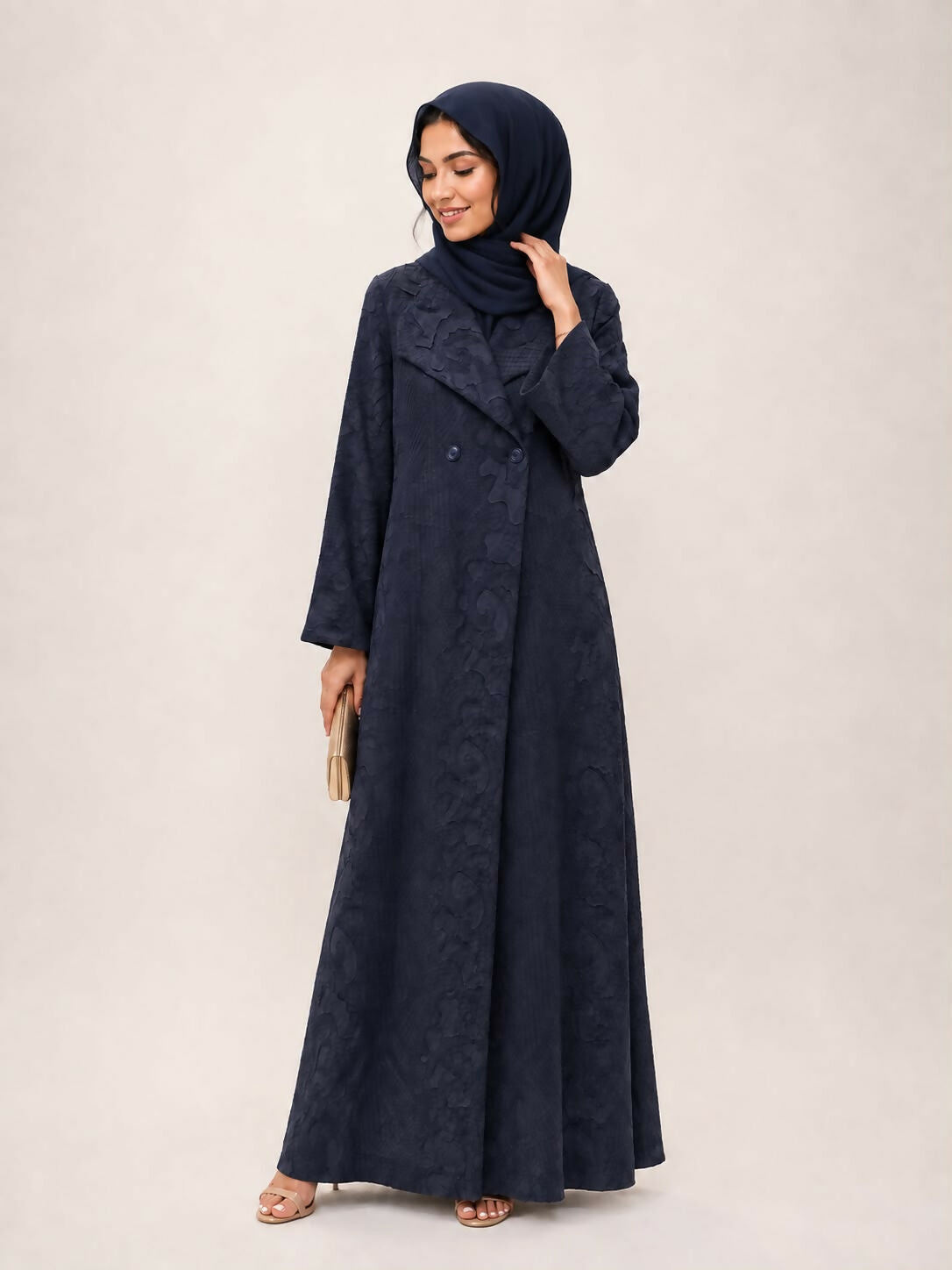 Abaya with buttons and wide sleeves