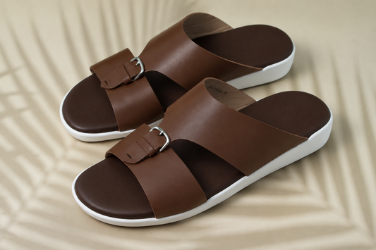 Genuine leather sandals suitable for everyday wear.