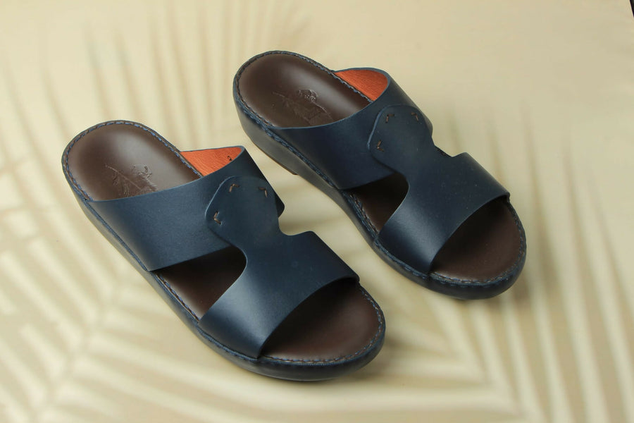 Genuine leather sandals suitable for everyday wear.