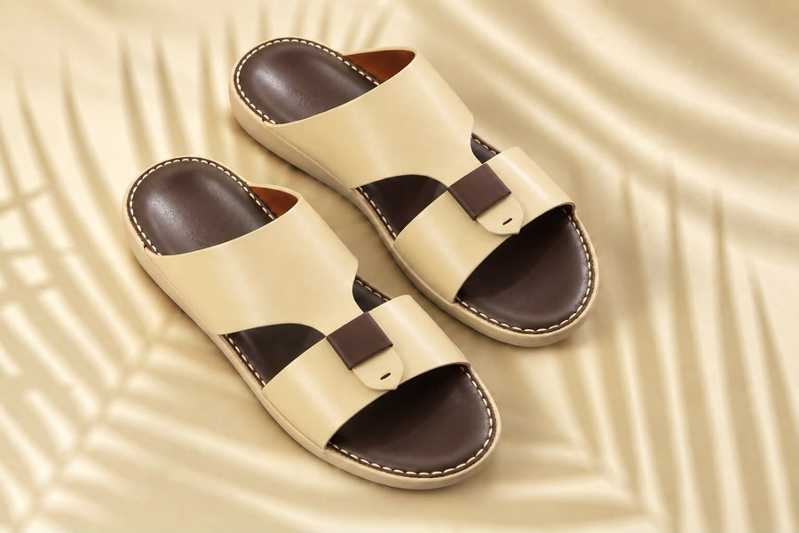 Genuine leather sandals suitable for everyday wear.