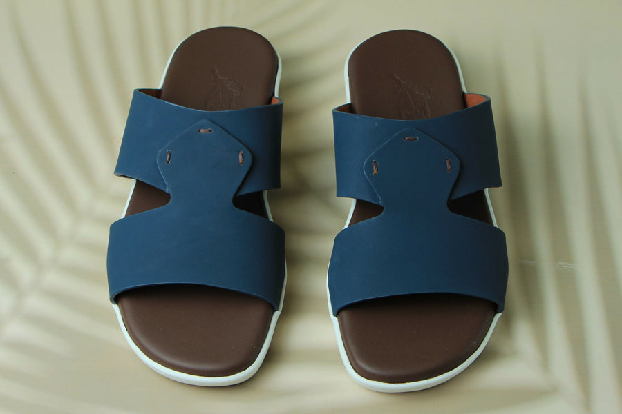 Genuine leather sandals suitable for everyday wear.