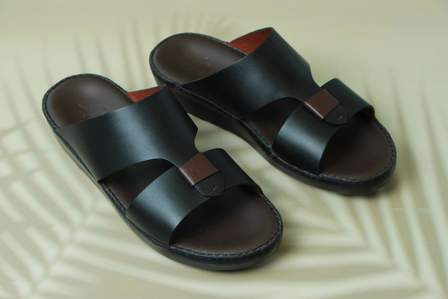Genuine leather sandals suitable for everyday wear.
