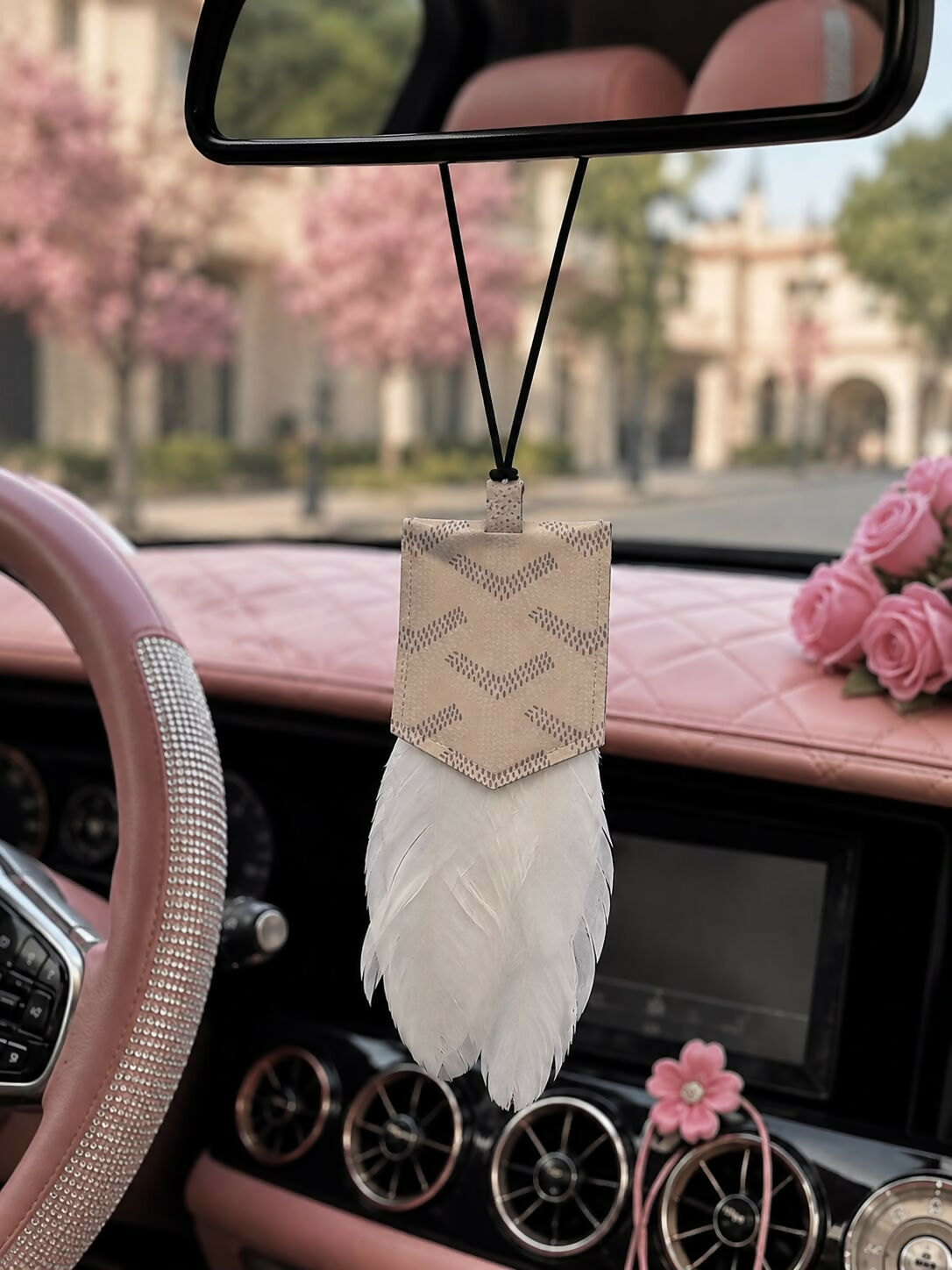 FEATHER WHITE