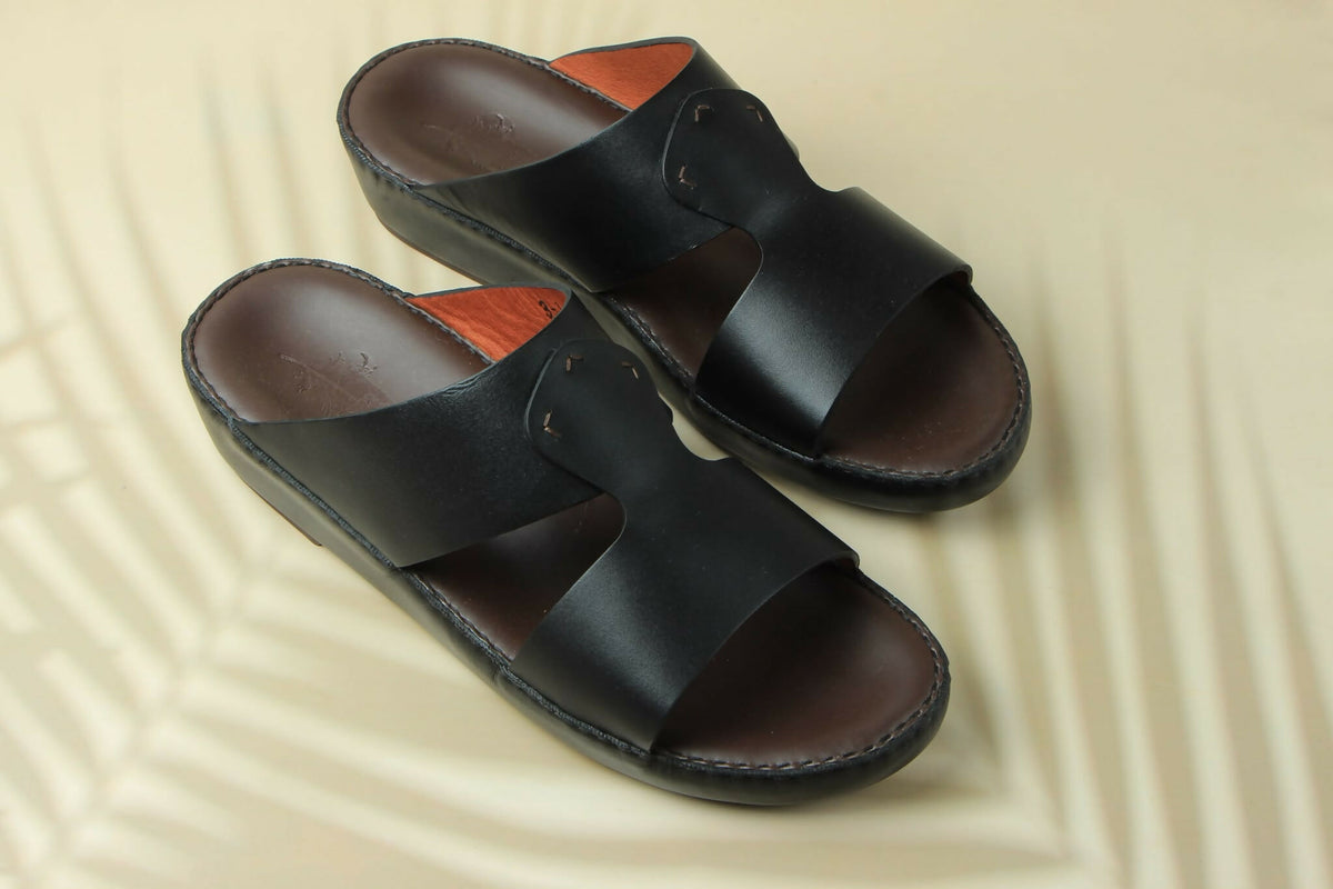 Genuine leather sandals suitable for everyday wear.