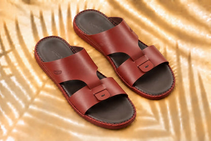 Genuine leather sandals suitable for everyday wear.