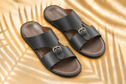 Genuine leather sandals suitable for everyday wear.