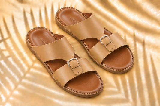 Genuine leather sandals suitable for everyday wear.