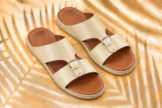 Genuine leather sandals suitable for everyday wear.