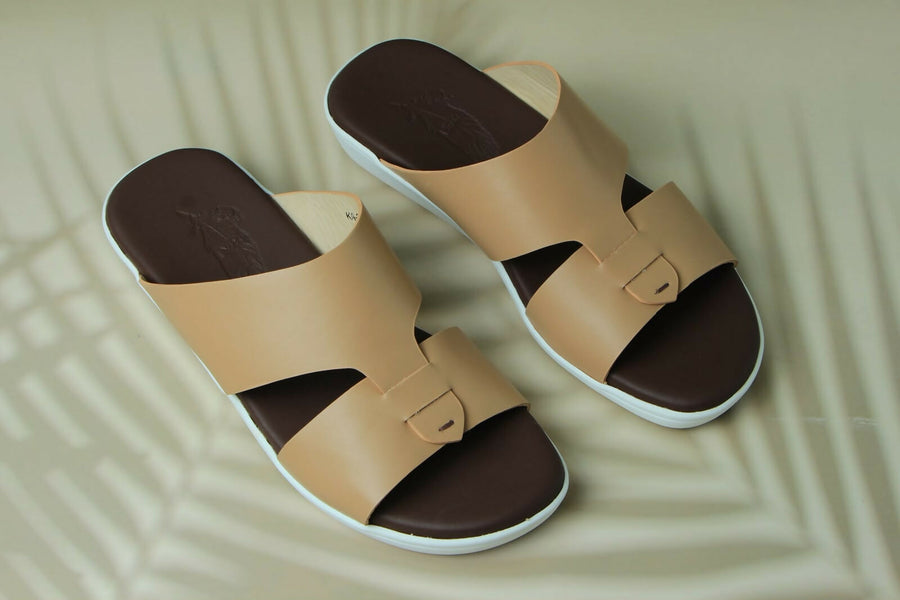 Genuine leather sandals suitable for everyday wear.